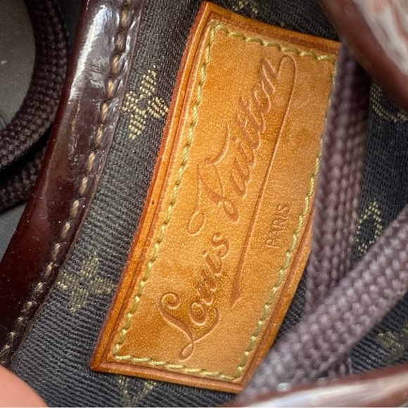 Classic Louis Vuitton Sneakers - Picture 4 of 9